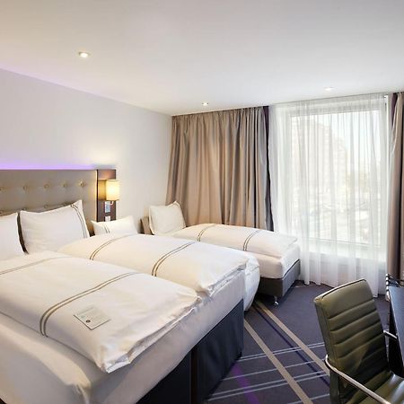 Premier Inn Hamburg City Zentrum Exterior photo